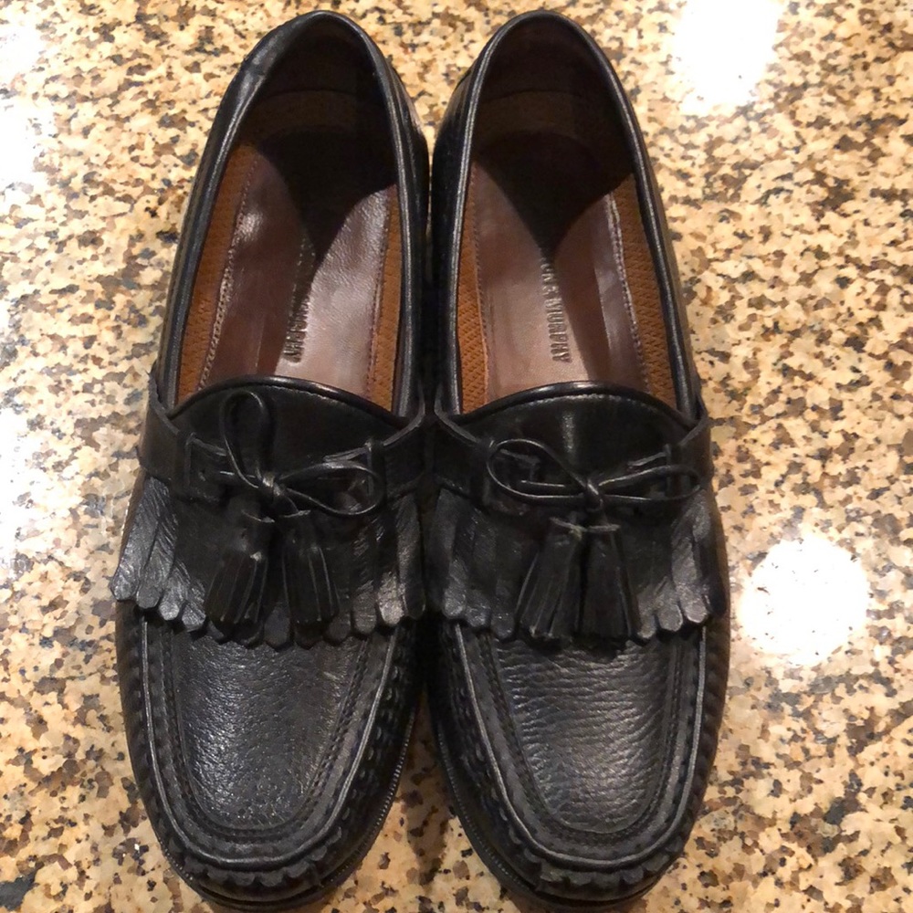 Men’s Johnston & Murphy black loafers size 8.5